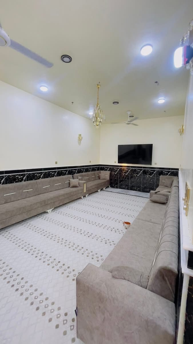 🏡 بيت زراعي للبيع 🏡
📍 الفضليه – شارع البيطره
يبعد عن الشارع العام 150 متر فقط

📐 المساحه : 230 متر

✨ بناء حديث جداً درجه أولى
🧱 الطابوك كونكريت

🔹 يتكون من:
• غرفتين
• ديوانيه
• صاله
• مطبخ
• صحيات داخليه وخارجيه
• ساحه كبيره
• ترك داير للبيت

💰 السعر : 62 مليون
🔥 السعر جداً جداً مناسب وبيه مجال للشراي

📞 للاستفسار والتواصل:
ابو امير : ***********
منتظر حازم : ***********

🏢 نستقبل كافة العروض الطابو والزراعي بيع وشراء
في جميع مناطق سوق الشيوخ
📍 مكتب الأمير للعقار – حي الجوادين قرب الصيدليه مباشرتا
