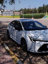 للبيع كورلا خليجي موديل 2025هايبرد فول مواصفات1/1 فتحه سلايد روف بصمه ...