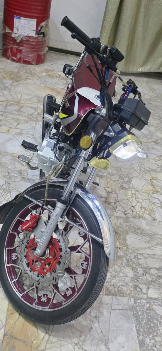 لسلام عليكم  سيفانه للبيع موديل2024 طالعه 2025 مكينه 200
مكينه  جديده الدراجه نضيفه جدا السعر 650 وبيهه مجال 

مكاني كربلاء الرقم    ***********    (أوراق سكنر
