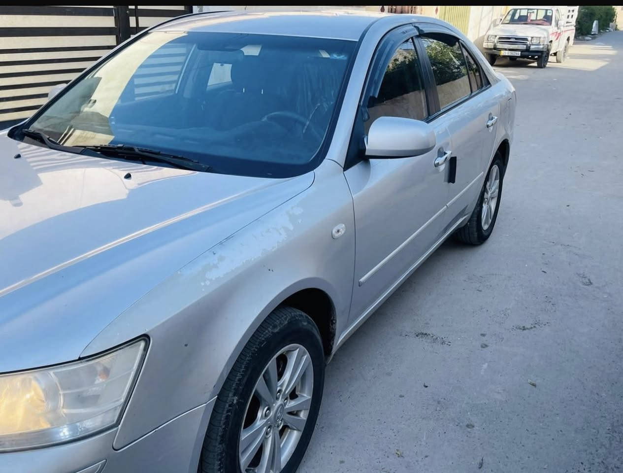 السلام عليكم للبيع سوناته موديل 2010 كفاله كير محرك صدر تخم تاير بيها جاملغ الامامي جه السايق صبغ فقط ماشيه السياره بعدها على وضع الشركه نضام واحد محرك 2000 السعر 115 وبيها مجال 
رقم الهاتف ***********
