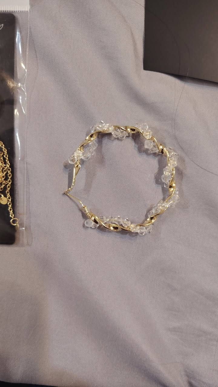 اكسسوارات وتراجي  نسائيه واكو كم قطعه رجاليه بيهن الكلايد


**إذا كنت صاحب هذا الإعلان وتريد حذفه لأي سبب، رجاءا أرسل رسالة إلى الدعم الفني**