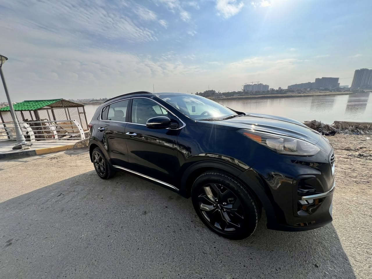 السلام عليكم
للبيع فقط ✅
سبورتج امريكي 🇺🇸 موديل ٢٠٢١   فئة EX
فول مواصفات عدا الجلد 
رقم اربيل  الجديد - ماشية ٦١ الف ميل 

محرك ٢٤٠٠GDI 
بانوراما 
بصمة 
شاشة ذكية (apple car play).
رادار امامي وخلفي
تدفئة بالكشنات 
كامرة خلفية
مري شفط
تحديد مسار 
فور ويل درايڤ 
تحكم ستيرن 
ثلاث وضعيات قيادة 

حالة السيارة العامة 
النظافة الخارجية ٩٠٪؜. 
النظاقة الداخلية. ٩٥٪؜ 
وضع المحرك   :لا توجد اي مشاكل 
وضع الصدر الامامي : والخلفي. لا توجد اي مشاكد
السيارة ما بيها اب نقوصاات الحمد لله واكيد تجي وتشوف بعينك بالصور ميبين كل شي 

ملاحظات السيارة 

حادث امريكا بدون ايرباك وبدون دواخل 
حافة البنيد. .والبنيد مصبوغ كلة  و جاملغ  امامي  كذلك مصبوغ 
وموجودة صور الحادث 
بالعراق صاير بيهه ضربه خفيفه بالصندوق و موجود ايضا صور الحادث رجعت حار لان بالكنر ومردت اشوة الصندوق وصبغت على كد الحادث 
كل صور الحادث  موجودة ادزهن على الخاص

السعر  ١٩٥٠٠$

للتواصل واتس اب *********** 
او خاص على الماسنجر 

مكان السيارة صباحا الحارثية 
مساءا سبع ابكار
