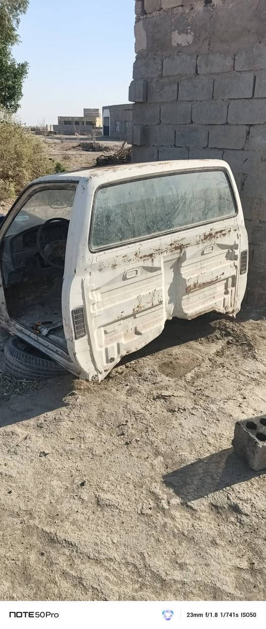 سلام عليكم قماره للبيع 90 قماره هيه وجاماقات وبنيد موجودات 750 وبيها مجال  ***********
