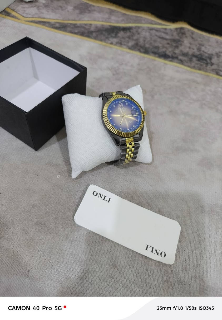 ساعات جميله ومتواضعه رولكس ورنك دوار سعر 10 القطعه تواصل ***********
