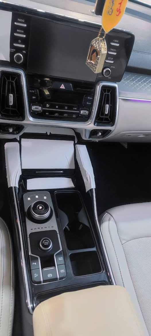 جمعة مباركة احبتي 🥰🥰
معرض الماجد يرحب بكم 
سورينتو 2023 فول مواصفات ما عدا البانوراما وخليجي  ومكفولة 
محرك 6 سلندر 
7 راكب 
بصمة 
ويل كب كروم 19 
شاشة وكاميرا خلفية 
كير ماوس
لايت اربع عدسات 
حساسات امامي خلفي 
تبريد 3 قطع 
جنطة ذكية 
باقي مواصفات السورينتو معروفة 
للمزيد التواصل مع الرقم التالي 
***********
