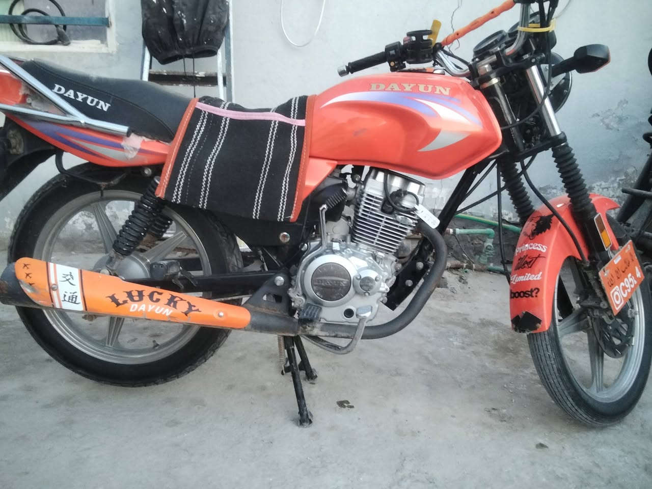 سلام عليكم دراجه للبيع دايون عضم موديل 23 اوراق اصولي معرض جوهره سعر مليون 600 وبيهه مجال درجه مكفوله بيهه نقص بس دوسه مال رجل هذه رقمي ***********
