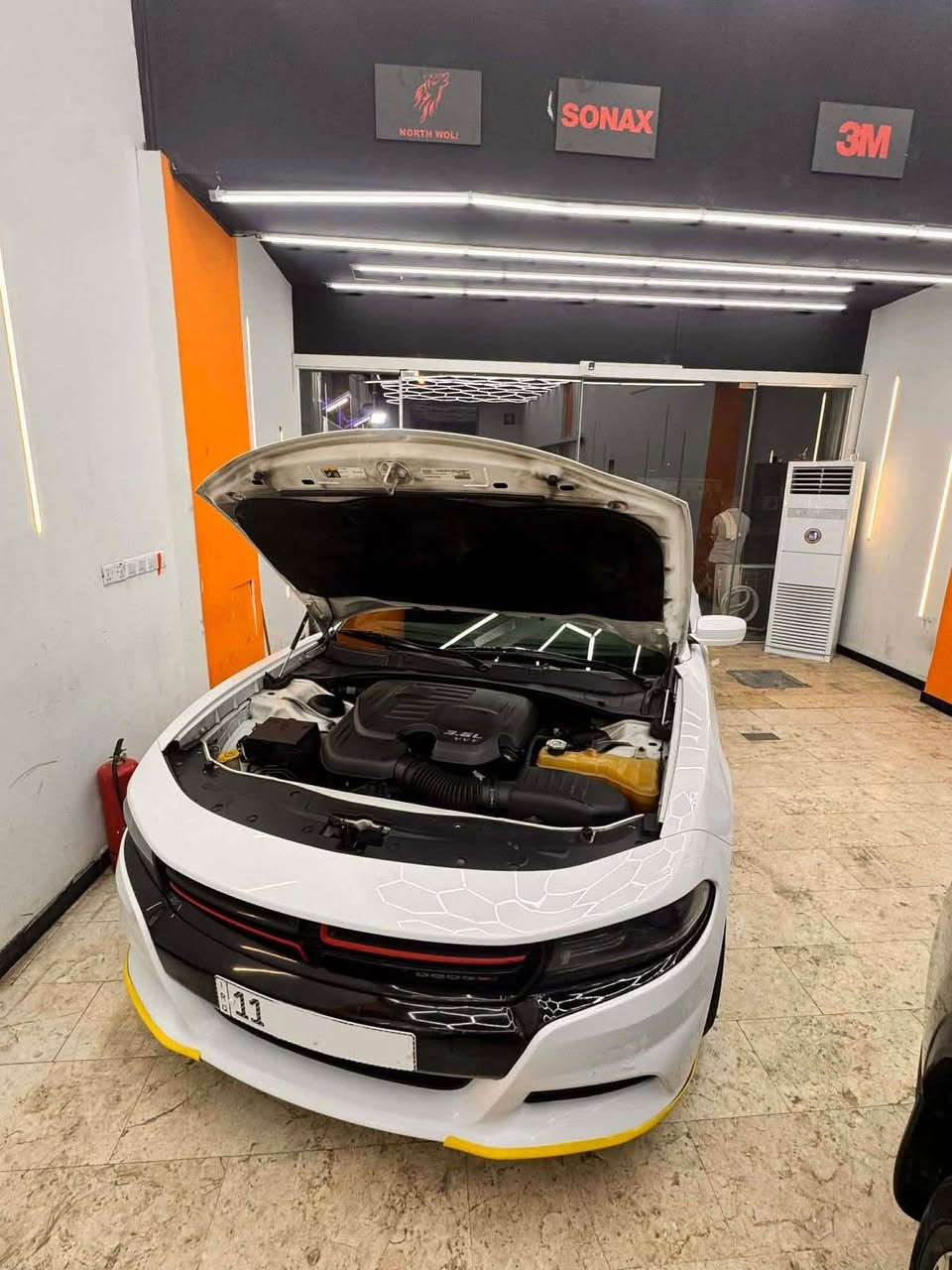دودج جارجر SXT موديل 2016
🔹 محرك V6 3.6L
🔹 وارد كندي 🇨🇦
‏🔹 AWD (فور ويل) ملغي
🔹 عداد 124 ألف ميل

مواصفات السيارة:
✅ شاشة كبيرة
✅ داخلية مخمل (كشنات حضن)
✅ فتحة سقف
✅ تشغيل عن بُعد (Remote Start)
✅ نظام صوت Beats Audio مع دمام خلفي
✅ كير طيارة +شفتات+تحكم بالستيرن

الحالة: 🛠️
🔸 استخدام شخصي
🔸 الإيربكات سليمة
🔸 بجَم كبس
🔸 المكينة والكير والتبريد كلها بكفالة
🔸 تخم تايرات مع الويل الأصلي جديد

إضافات:
🔷 منظومة غاز حكومي جديدة، توفر عليك صرفية البنزين والأوكتان.

📍الموقع: بغداد
💰السعر: 16،800 دولار (قابل للنقاش بالمعقول)

📞 ***********
🔺ملاحضة : غير متواجد ع فيس بغداد, العراق
