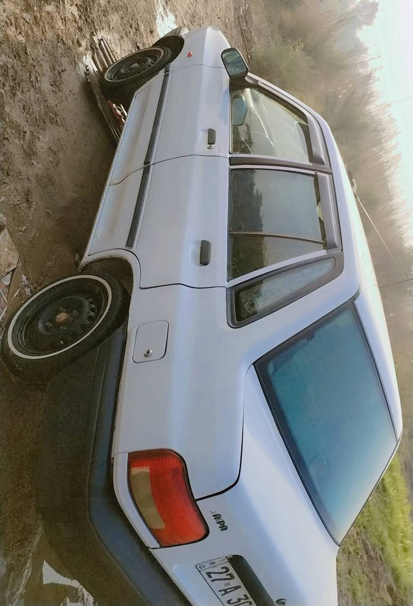 موديل ١٤ رقم نكليزي هزه جديده باسمي سياره سنويه مساقطه حداديه باكيت روس ارواط طبلات جبن بوربرنات دبلات  لويات تخم تاير تبريد تدفئه شغال خياس مابيه ولا قطره  جديد بيه تبخير سياره  سياره مال بيت  ممشتغل بيه من دوام للبيت فقط سعر.. 38..بيه مجال بسيط ..عنوان ديوانيه *********** .
