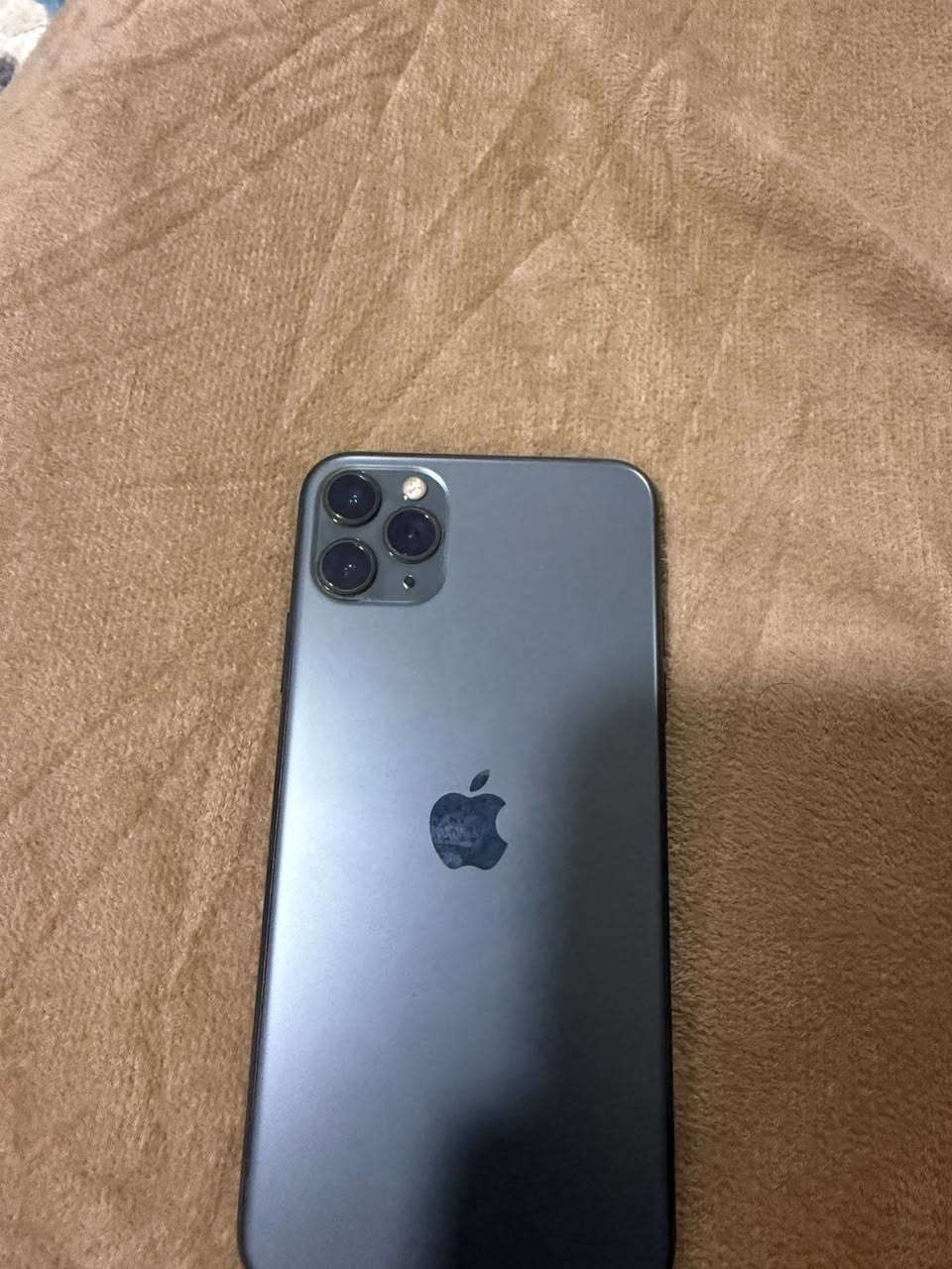 ايفون 11 pro max 
امريكي بدون ملحقات بطارية 92 
ذاكرة 256 جديد مصارلي شهرين من اخذتة 
السعر 300 الف 
عنواني بابل 
***********
