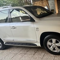 لاندكروز بريم • ٢٠١١ • رقم بغداد دولي