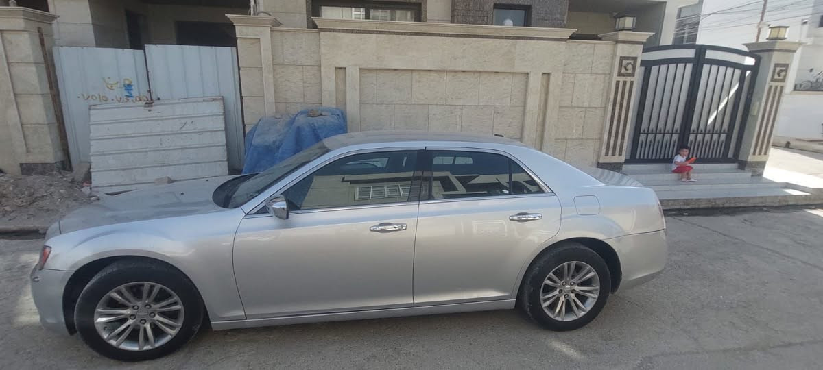 أوباما  كرايسلر 12 گير عصا محرك وگير وتبريد وتدفئه وگشر وكلشي جااااهز وارد كندي فول ومكفول جاهزة من جميع النواحي السعر 150 وبي مجال للجادين 

  واتساب واتصال للاستفسار ***********
