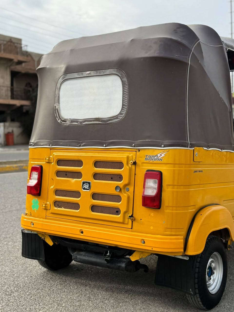 سلام عليكم تكتك 🛺 للبيع موديل 2019شهر10رقم وسنويه مامعمر ايشي بيها على وضع شركه مامتواجد علفيس التصال على هاذه رقم***********
***********
