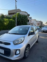 كيا بيكانتو 2016 خليجي ماشية ٩٦ رقم بغداد  باب خلفي مبدل مكان السيارة ...