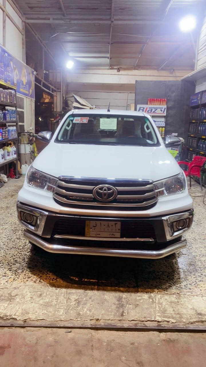 السلام عليكم رمضان كريم 
تيوتا عاليSTS كويتي سياره جديده 
بيها بارد جاملغ العبري لامامي والخلفي 
بس رقم بغداد مكينه 4 موديل 17 عنواني الكماليه سعرها 265$ 
***********
