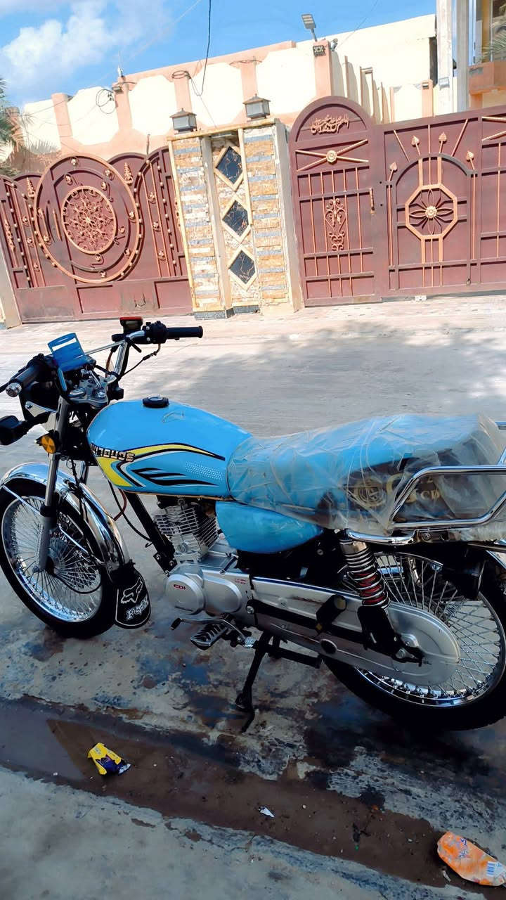 يالله سلام عليكم شباب دراجة تايكر للبيع موديل 2025 الدراجة خير من الله نضافة100/100محرك اسبانة ممدود علية اوراق كاملة السعر(675)وبيه مجال قليل مكاني ديالى بعقوبة بهرز مو شراي لا تعبتي فدوة اروحلك ***********
