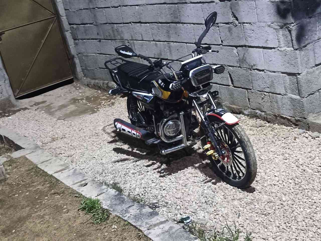 سولنك 25محرك 200ترهم بيع وترهم مراوس


**إذا كنت صاحب هذا الإعلان وتريد حذفه لأي سبب، رجاءا أرسل رسالة إلى الدعم الفني**