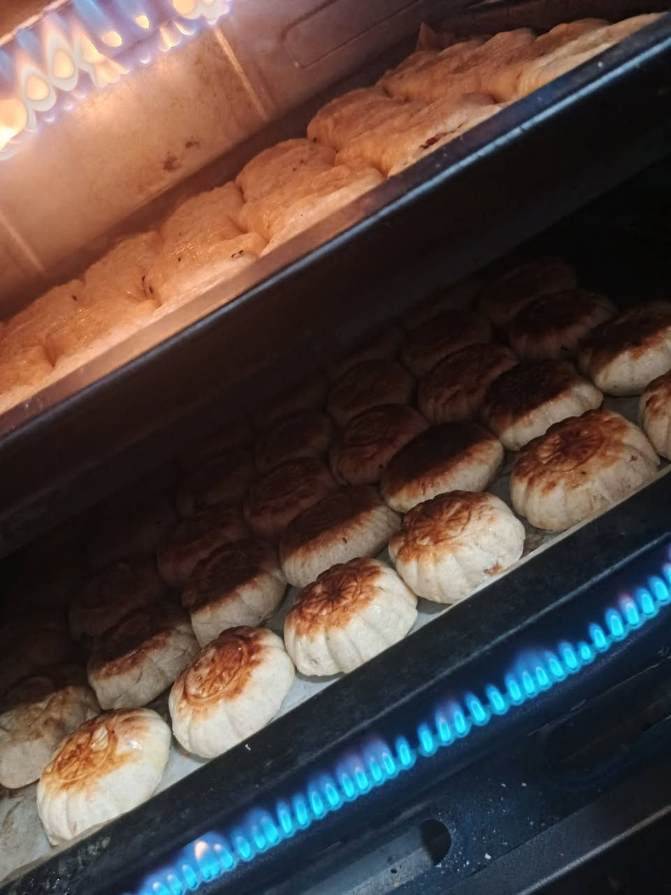 كليجه هشه وطعم سعر الكيلو 4الف عرض لمدت يوم يوجد توصيل شاميه صلاحيه ‏‪***********‬‏
