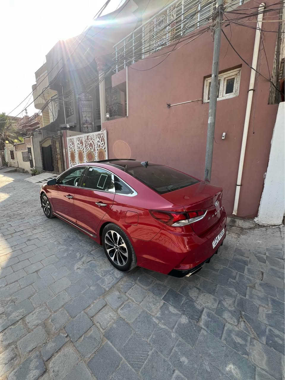 سوناتا 2018 Hyundai Sonata, Limited
السيارة limited يعني أعلى فئة بالسوناتا
💠 ترهم بيع ترهم مراوس حسب قناعه
وارد امريكي 

💠حادثها :جاملغ و بنيد باقي كفاله 
يرباك دركه 

🔷مواصفات مفولة: ✅
1رادار امامي. رادار خلفي. رادار جانبي
2حساس امامي خلفي 
3)تحديد مسار 
4)بصمه أبواب 
5)بنرواما 
6)جنطه ذكيه
7)تبريد بيانو +تبريد خلفي 
8)بردات خلفيه بلاد 
9)داخل جلد اسود 
10)ذاكره كشن +كشنات كهرباء اثنين 
11)كشن تدفئه + تبريد 
12)ستيرن تدفئه حرف D+شفتات 
13)اتتو هولد 
14)سايد بريك بصمه 
15)شاحن واير ليس 
16)2000تيربو 
17)انضمه قياده sport.,normal,eco 
18)يدات نيكل
19)دمام خلفي 
20شاشه كار بلي تدعم خرائط 
🔸
🔸سياره نظيفة 
💠(للعلم السيارة مبرجة على استقبال البانزين العادي بدون اي دوانز) 💠
مكان سياره :النجف الاشرف
للاستفسار الاتصال
*********** النجف, العراق
