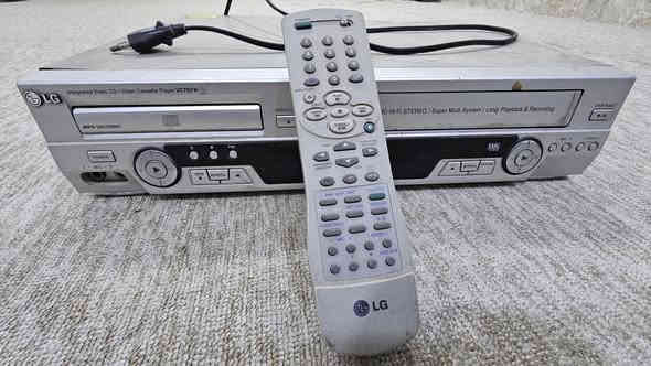 فیدیو LG  6  heed  DVD  مع کونترول شغال بس الهید مامضبوظ 30الف
***********  اربیل
