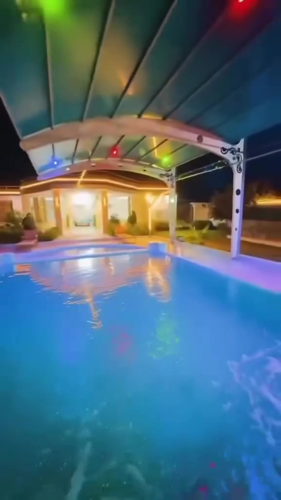 ⚜️مزرعة كوين ⚜️ موثقه بتطبيق اجرلي 
⚜️مسبح للكبار والصغار 🏊‍♂️
⚜️مساحة المزرعة دونم و نصف (٣٦٠٠م٢)
⚜️منضده /فيشه/العاب اطفال
⚜️حديقه كبيره وصغيره وبستان كامله 🌴
⚜️شوايات 🐟
⚜️صحيات خارجيه وسويت داخلي🧴
⚜️مطبخ مجهز بالكامل 
⚜️صاله كبيره ومجهزه بالكامل
⚜️غرفة نوم  🛏
⚜️انترنيت 4G🚆
⚜️كهرباء٢٤ساعه 
⚜️كراج كبير للسيارات 🚙🚗
⚜️نضام الايجار شفتات او ٢٤ساعه ⏰
الشفتات شفت النهاري من ساعه 10صباحآ  الى الساعه 6 عصرآ الشفت الليلي من الساعه8مساءآ الى الساعه ٨صباحآ  واليوم الكامل من الساعه 10 صباحآ  الى ثاني يوم الساعه8 صباحآ 
⚜️العنوان : صلاح الدين قضاء بلد مدخل 2
 ⚜️للحجز و للاستفسار المراسله
‭***********‬
‭***********‬‬

