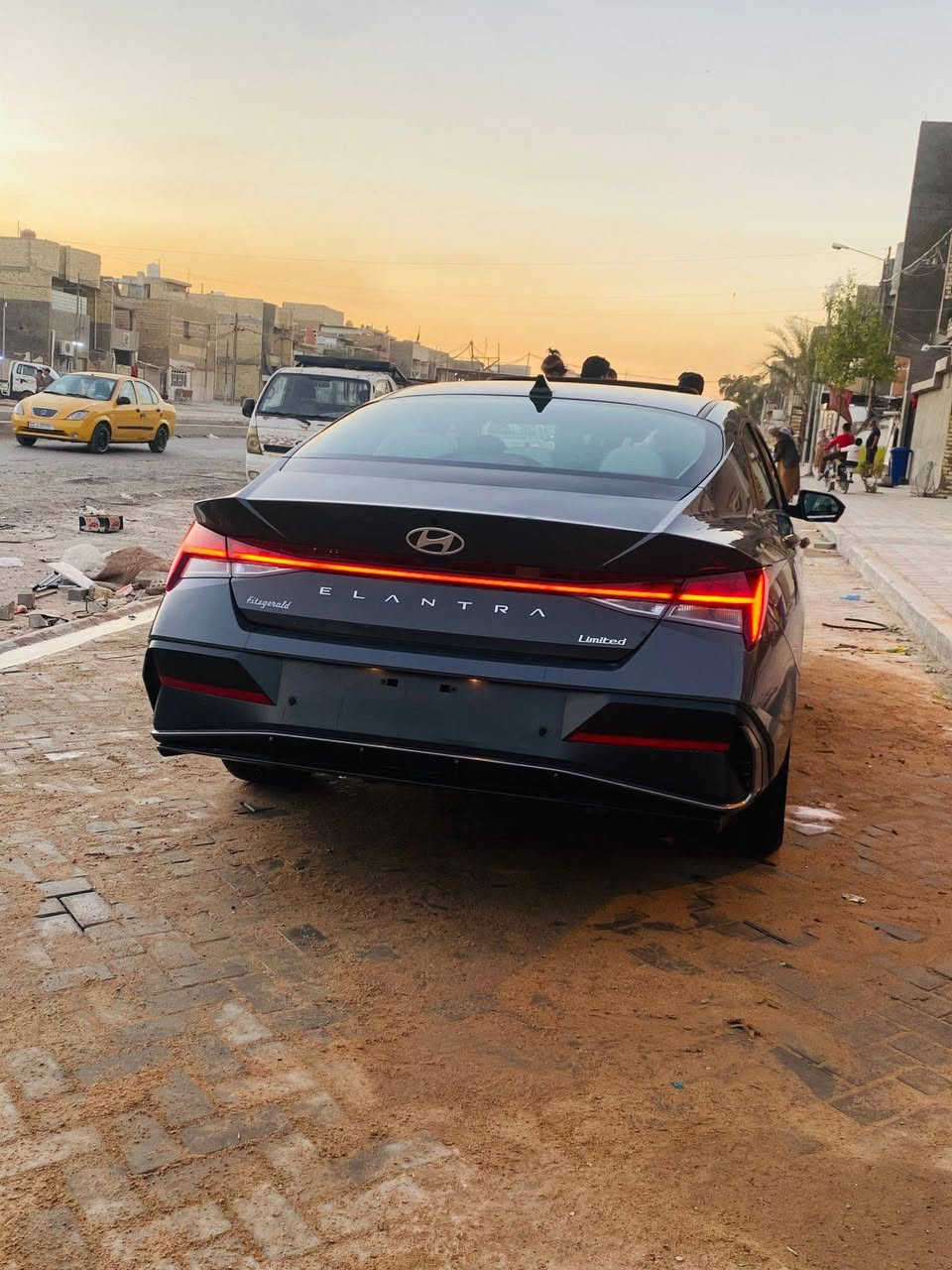 سلام عليكم النترا موديل 2024 موصفات  لمتدد فول واحد عله واحد لون سمنتي
! بصمه 
! فتحه
! شاشه كار بلي
!  5 كامرات
! تشغيل عن بعد
! مقعد كهربائي 
! سستم صوت 
! كامره دواره
!  رادارات امامي خلفيه جانبيه
! لدات نهاري اماميه 
الحادث موضح بلصور فقط بنيد مبدل وجاملغ بارد فقط
ماشيه 5 الف مكينه 2000 دوش  السياره جديده بمعنه الكلمه السعر 153 لاستفسار عله الرقم *********** بغداد
