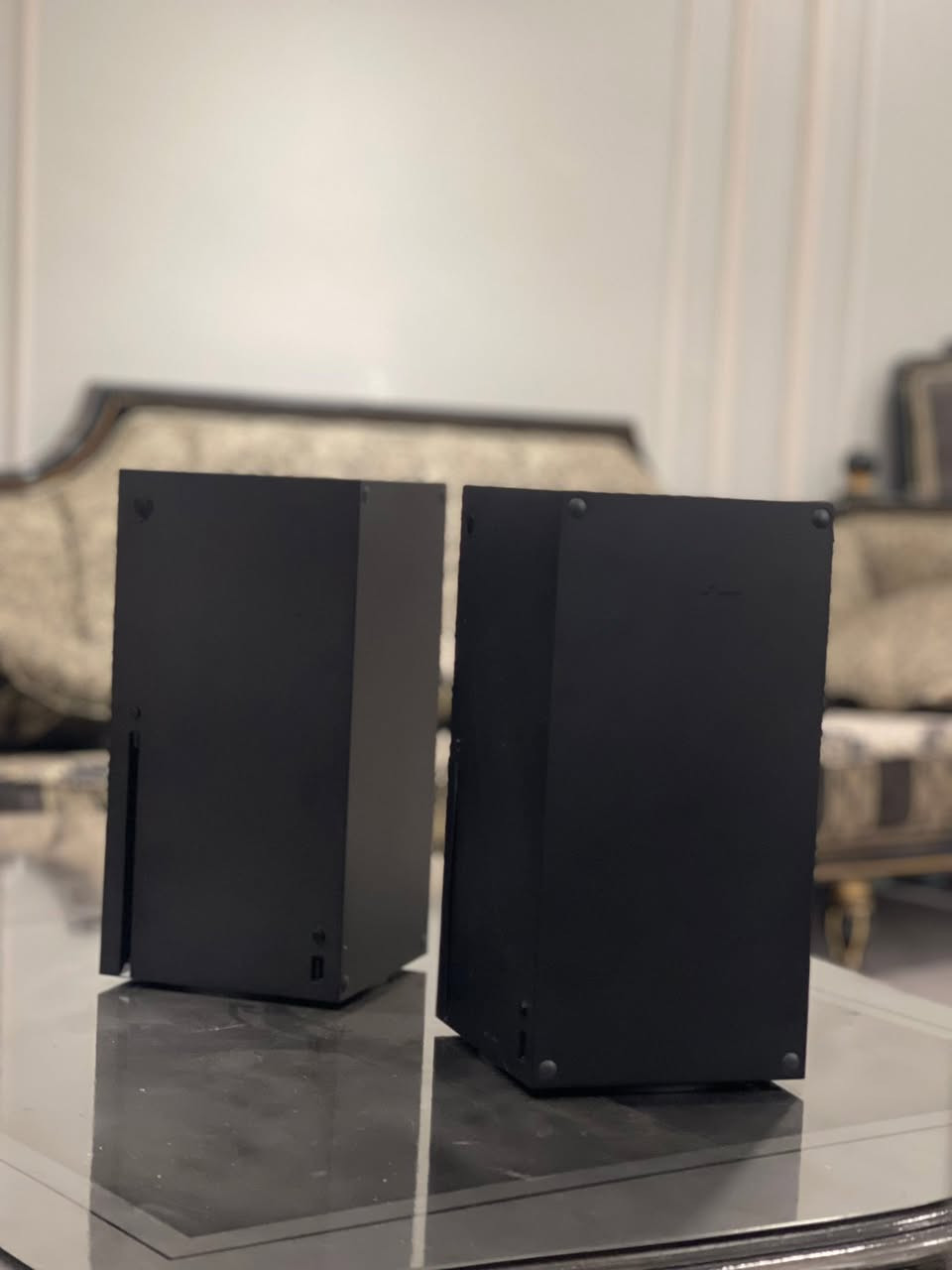 🔧 للبيع جهازين Xbox Series X عاطلات
💰 السعر: 500 ألف دينار للجهازين معًا.

* الجهاز الأول: يشتغل حوالي 3 ثوانٍ ثم يطفئ.
* الجهاز الثاني: يشتغل ثانية واحدة ثم يطفئ.
* الحالة موضحة بالفيديو.

حاولت أصلحهم في أربيل لكن ما حصلت فني مختص، وقيل لي إن الإصلاح يحتاج مراكز ببغداد أو النجف. لذلك ما أضمن إذا يتصلحون أو لا.

الأجهزة مشتراة من بريطانيا.

📩 اللي مهتم يراسلني خاص، ويوجد توصيل إلى جميع المحافظات.


**إذا كنت صاحب هذا الإعلان وتريد حذفه لأي سبب، رجاءا أرسل رسالة إلى الدعم الفني**