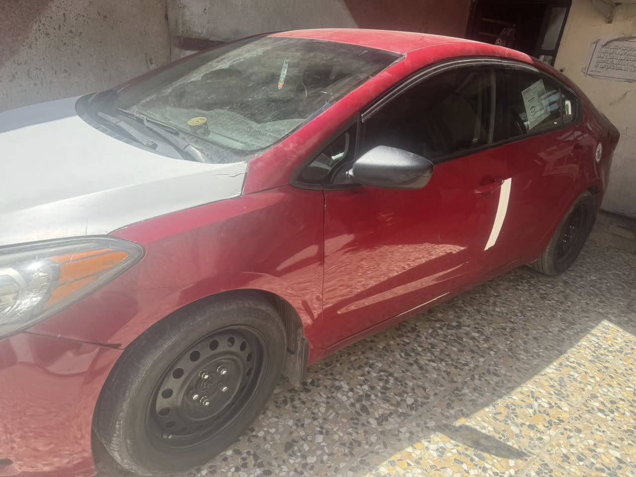 السلام عليكم فورتي موديل 2016
مكينه 2000 دوش كير تبريد منظومه غاز 
رقم أنكليزي بغداد تحويل مباشر باسمي السياره 
مرتبه السونر موجود بل صور. تحتاج بعض التلحيضات 
بيع مستعجل  90 ورقه وبيها مجال بسيط مكاني بغداد الشعب 
***********
