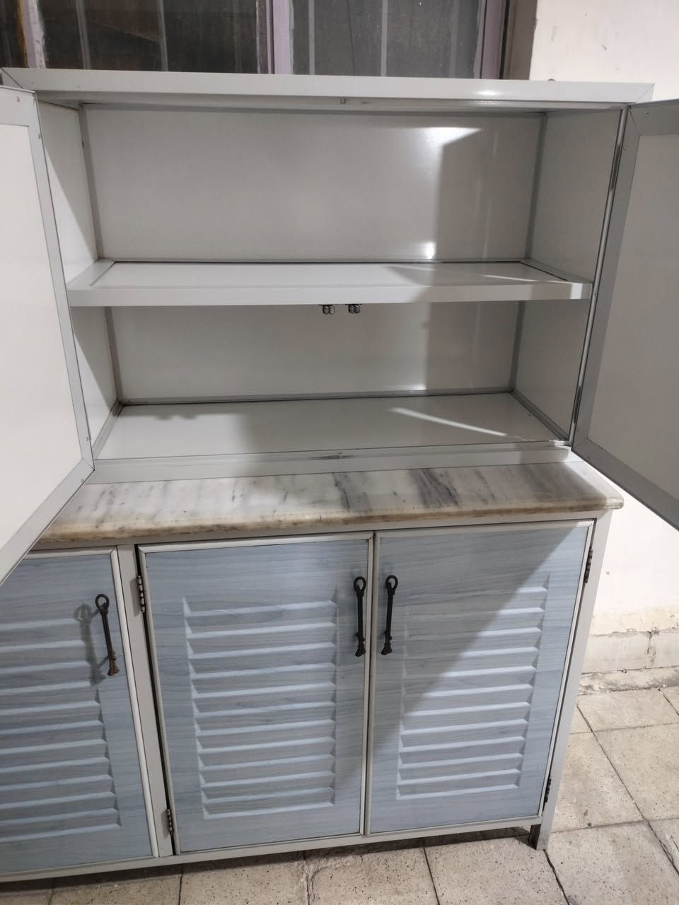 كاونتر ٢ ونص متر صطح كرانيت نظافه فول مابي اي ضرر .ديوانيه .الاسكان .مقابل المعهد التقني ***********
