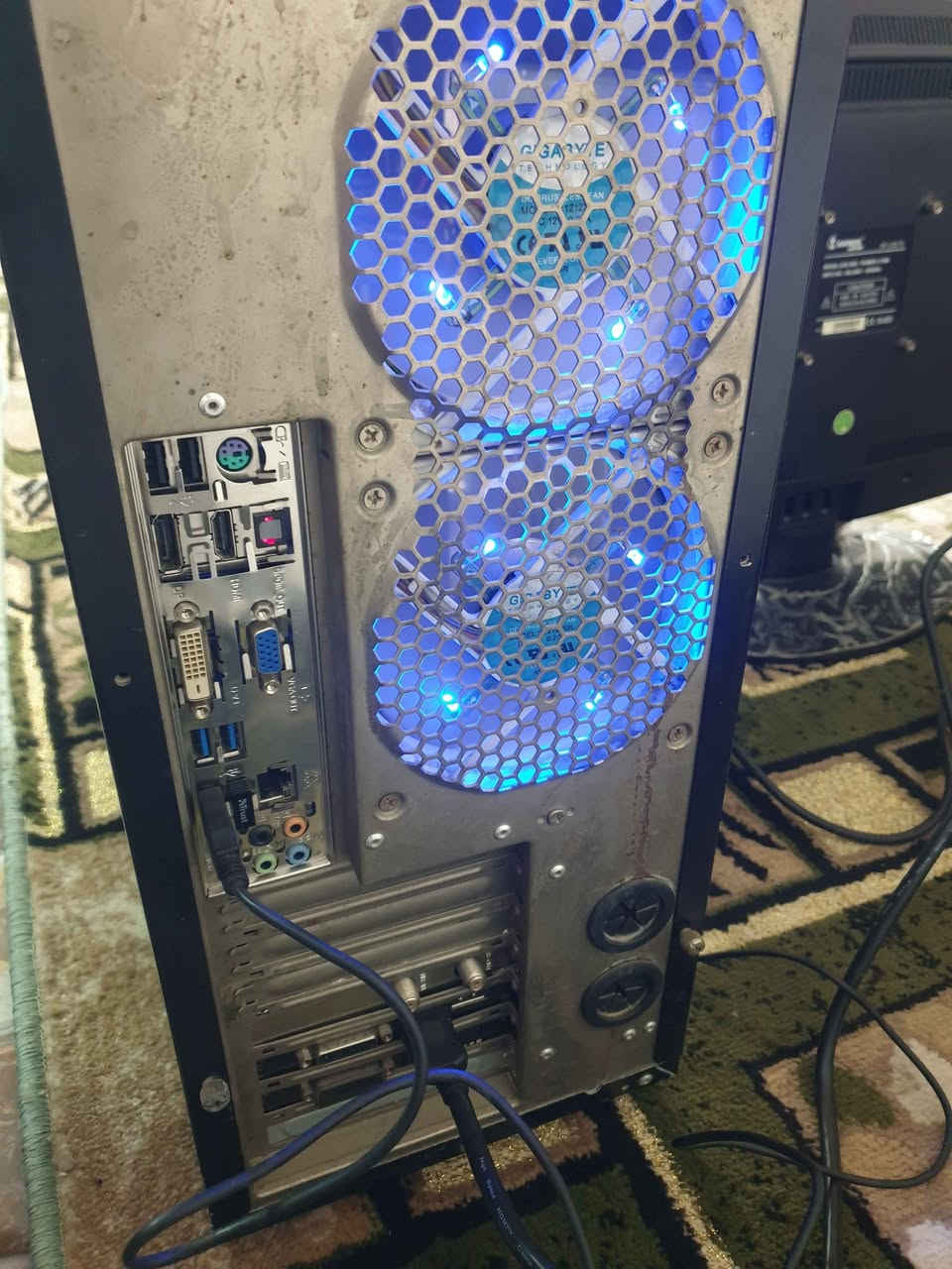 حاسبة مكتبية كبيرة الحجم مع شاشة حجم 24فول اج دي
شغالة كاملة ..كارت شاشة خارجي 
كيبورد وماوس 
السعر185الف 
مكان بغداد/كرادة دهوك, العراق


**إذا كنت صاحب هذا الإعلان وتريد حذفه لأي سبب، رجاءا أرسل رسالة إلى الدعم الفني**