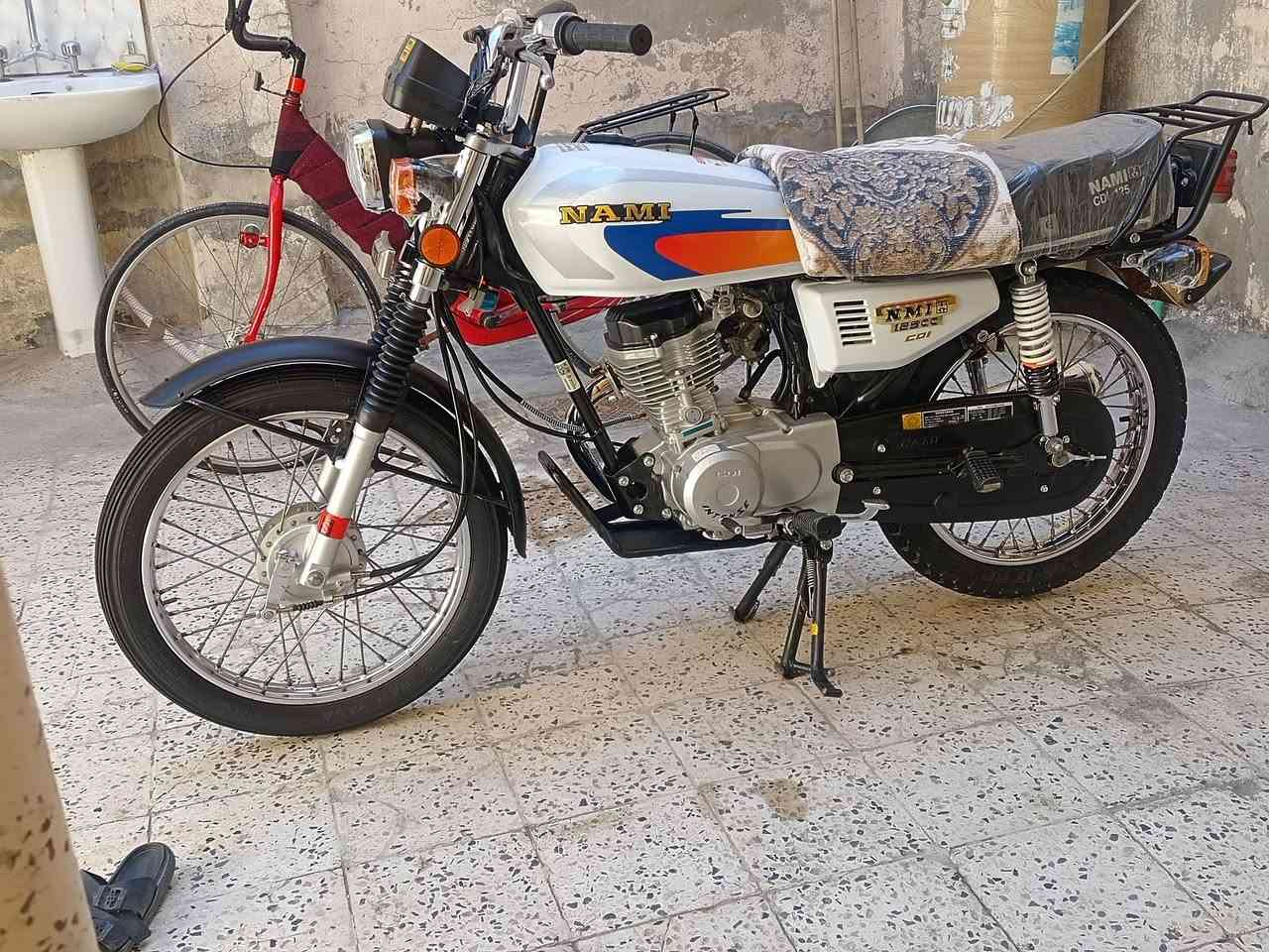 دراجه للبيع 21 اصلي بس مكينه انتنس القديم مو الجديد للبيع سعر خاص. 
***********
