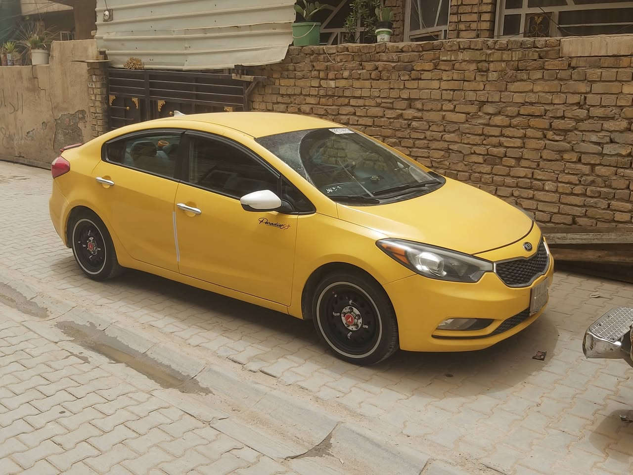 يا الله السلام عليكم فورتي 15
مكينه 1800 دوش كير AT 
نص فول 
شاشه جبيره 
كأمره 
تبريد تخم تاير جديد 
منضومت غاز 
تحكم بل ستيرن 
امصفره هيه وغرامات 
حادثه قبق الصندوك والجاملغ الخلفي نفسه مصلح

السعر 108 
انتصل على الرقم 
***********
