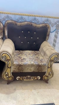 طقم ملكي • جديد ونضيف • بحاجة تعديل