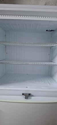 ثلاجه للبيع نضافه 80نضافه طباغ نضافه 80بس عين الكبيرة ما تشتغل السعر ا...