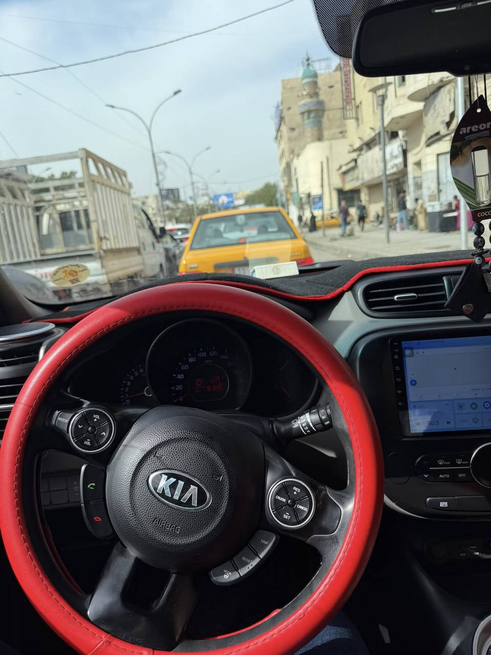 السلام عليكم  كيا سول 2016 وارد خليجي شركه الدوليه العراقيه مكينه 1.6 دوش كير ATشاشه وكامره اصلي وعداد 81 الف كيلو متر 

تحكم ستيرن و 3 سرعات حركه ستيرن وداخل جلد احمر ومرايا  اوتدم  ومري شفط و ويل 18  حساس خلفي اصلي مال شركه دوليه معروفه 
مكينه وكير وصدر امامي خلفي كله جديد وتخم تاير جديد  وتبريد كله جديد وسويجات ثنين وارضيات شركه
رقم بغداد هزا ورقم وسنويه جدد باسمي 
بيه صبغ شي قليل بل هلال  جاملغ الخلفي كلش قليل وعندي صوره قبل صبغ وبيه بارد شويه بجاملغ امامي 

وبقيه كله مكفول ومكاني بغداد حي الجهاد 
والسعر 126 ورقه ومجال  (***********)
