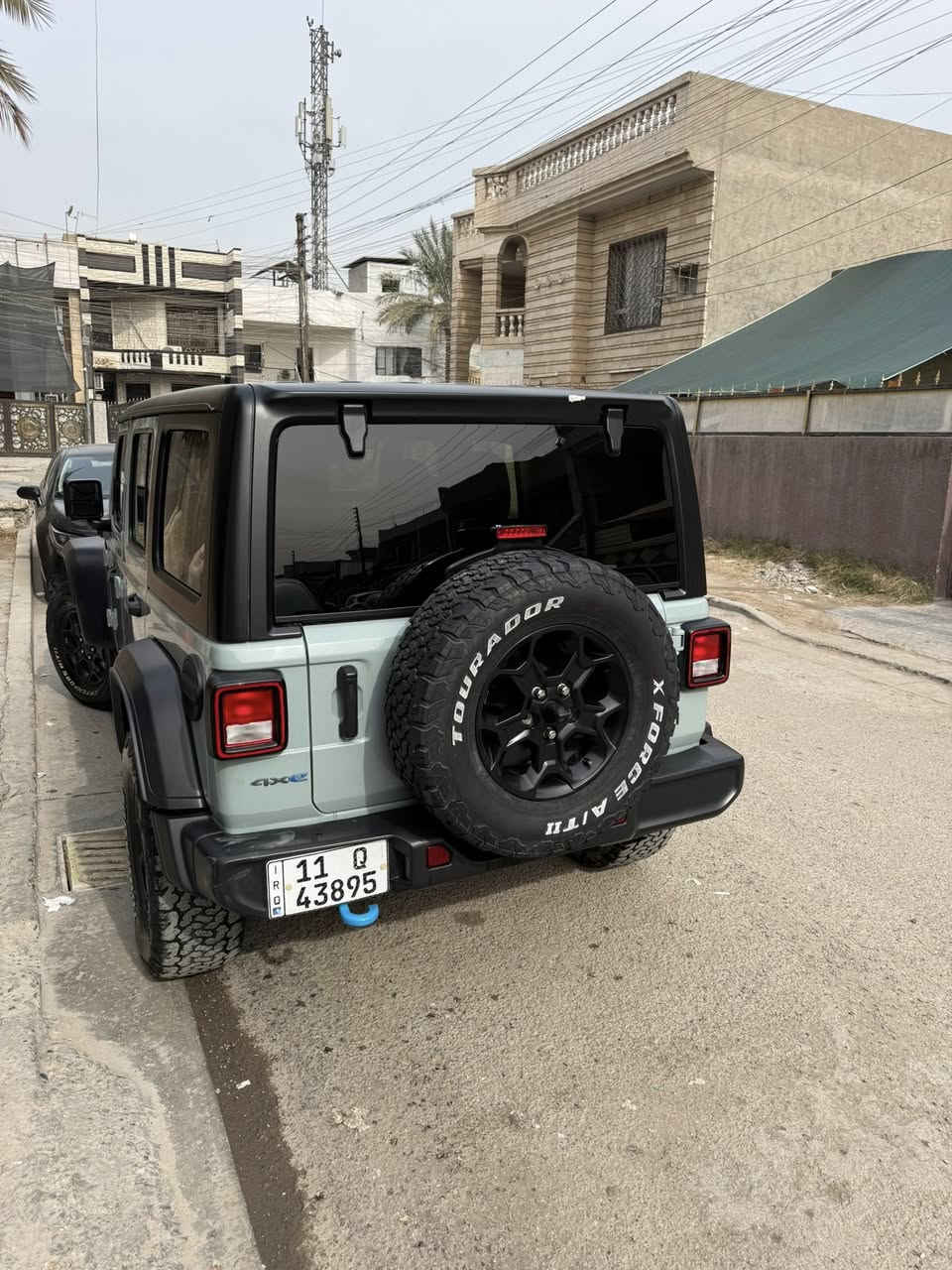 جيب رانكلر 4Xe 2023  وارد امريكي

تيربو + هايبرد + هجين شحن خارجي 

تJeep Wrangler 4Xe 2023 2.0L 4

حجم المكينه : 2000 تيربو + هايبرد + هجين شحن خارجي

المسافه المقطوعه : 88 الف كيلو     

                      الضرر :  مرفق بالصور

                   الايرباك : ستيرن فقط 

المواصفات 

1.قماره تتفصخ تصير كشف

2.بصمه 

3.لوكير

4.كشافات 

6.شحن خارجي

7.بكلايت لد 

8. شاشه

9.دمام خلفي

10.لايتات زنون هايلوجين

للعلم مسويلها عوازل درجه اولى لكل السياره العزل بيهه يختلف عن بقيه الرانكلر 

 مرقم بغداد باسمي  

السعر 31.000$ الف مرقم بغداد وبيها مجال

تفاصيل اكثر هذا رقمي ***********  

مكاني بغداد السيدية
