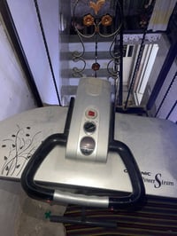 كاوية ملابس • نظيفه • شغاله