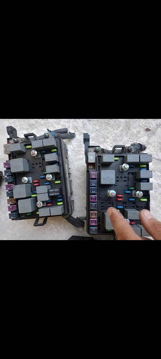 السلام عليكم من رخصة الادمن المحترم 🌹🌹 
توفرت قواعد فيوزات سبورتج مجموعة ولف حماوة انارة داخلية مراة جانبية ماطور زراكات مكاني بغداد يوجد توصيل محافظات راسلني واتساب للحجز ***********
