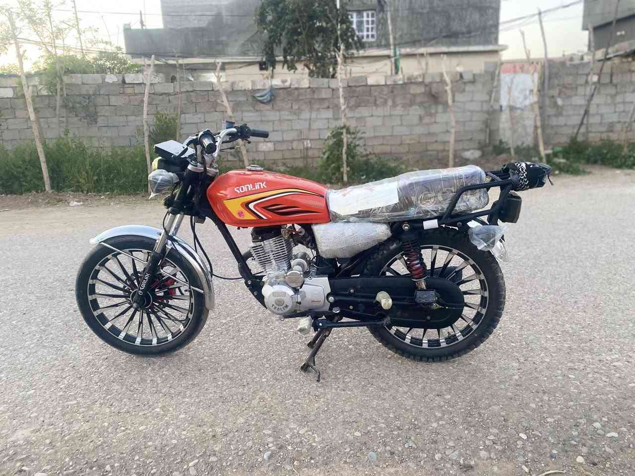 سلام عليكم دراجة للبيع 2025مكفوله بس محرك ابيض أوراق كامله كهربائيات كلهه شغاله السعر 600بيهه مجال مكان ديالى العنبكيه ناحيه السلام رقم هاتف ***********
