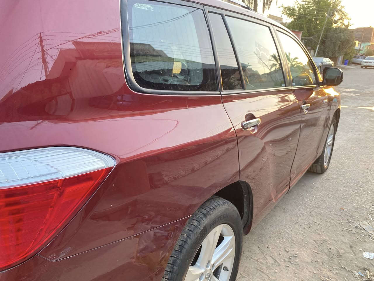 هالندر موديل 2010
6سلندر دفع رباعي محرك 3600
رقم بغداد  باسمي تحويل مباشر 
سياره فول ما عدا الفتحه 
محرك خير من الله تبريد ممتاز صرفيات بانزين ممتازه 
صدر حداديه  تايرات باتري جديد سياره كامله من كل نواحي 
دواخل فرش ارضيه جلد
سياره بيها صبغ ٣ قطع اثر جراد وصور موضحه وضع السياره الحالي .  
مكان السياره الانبار قضاء هيت 
للاسفسار ***********
