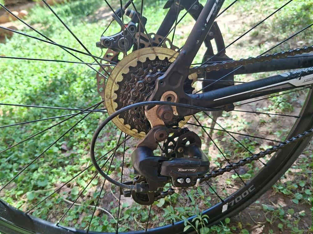 بايسكل بالة سباق المنيوم خفيف جدا  وضع شركة 
كير امامي 3 
خلفي 7 
كير فقاس 
تايرات كتان اصلي 
C700
الحجم 27
ويل فحمي
اخذو ب٣٥٠ الف ابيع ب٢٥٠ الف موصل, نينوى


**إذا كنت صاحب هذا الإعلان وتريد حذفه لأي سبب، رجاءا أرسل رسالة إلى الدعم الفني**