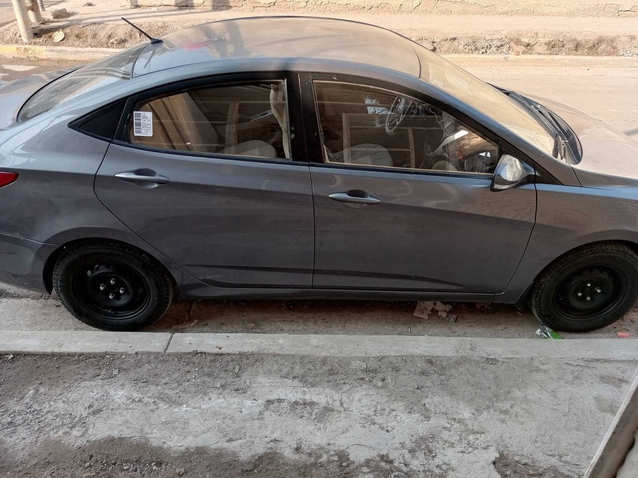 السلام عليكم للبيع اكسنت خليجيه موديل2015رقم بغداد انكليزي باسمي سياره ماشيه128 بدون ضربه بدون صبغ بدون تبديل فقط الدوسه صبغ تبريد تدفئه  شاشه كامره اماميه كامره خلفيه اشاير مري تحكم استيرن جهتين السعر95 العنوان بغداد البياع تقاطع درويش التراث ***********
