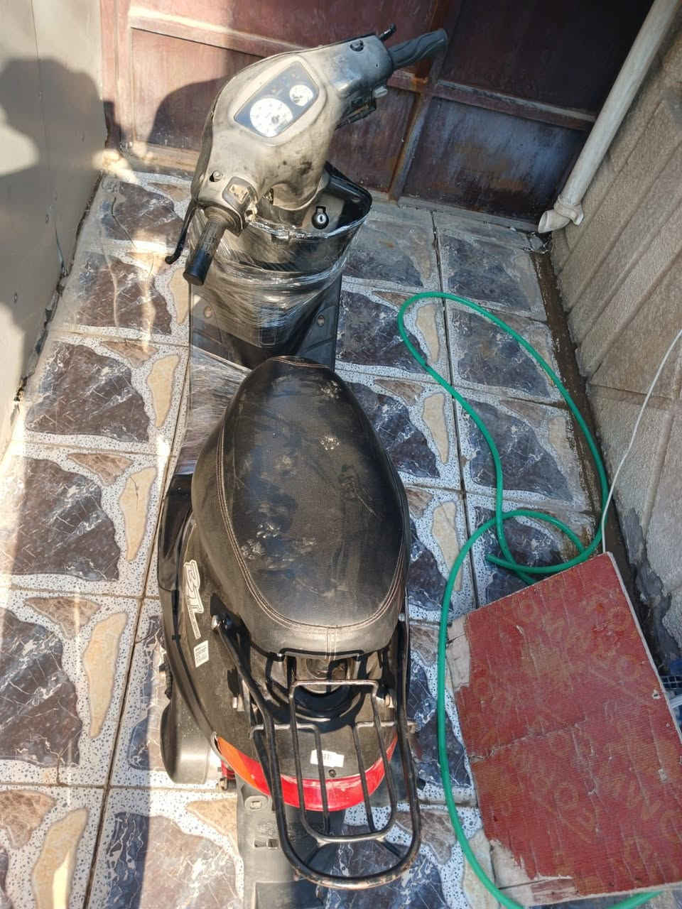 السلام عليكم دراجه يوماها بيجي سرعه 60للبيع الدراجه نضيفه حيل شلعه ومعدل فول مكينه خرسه شغاله سلف وهندر كهربائياته شغاله السعر200قفل الرقم *********** المكان حي الجهاد
