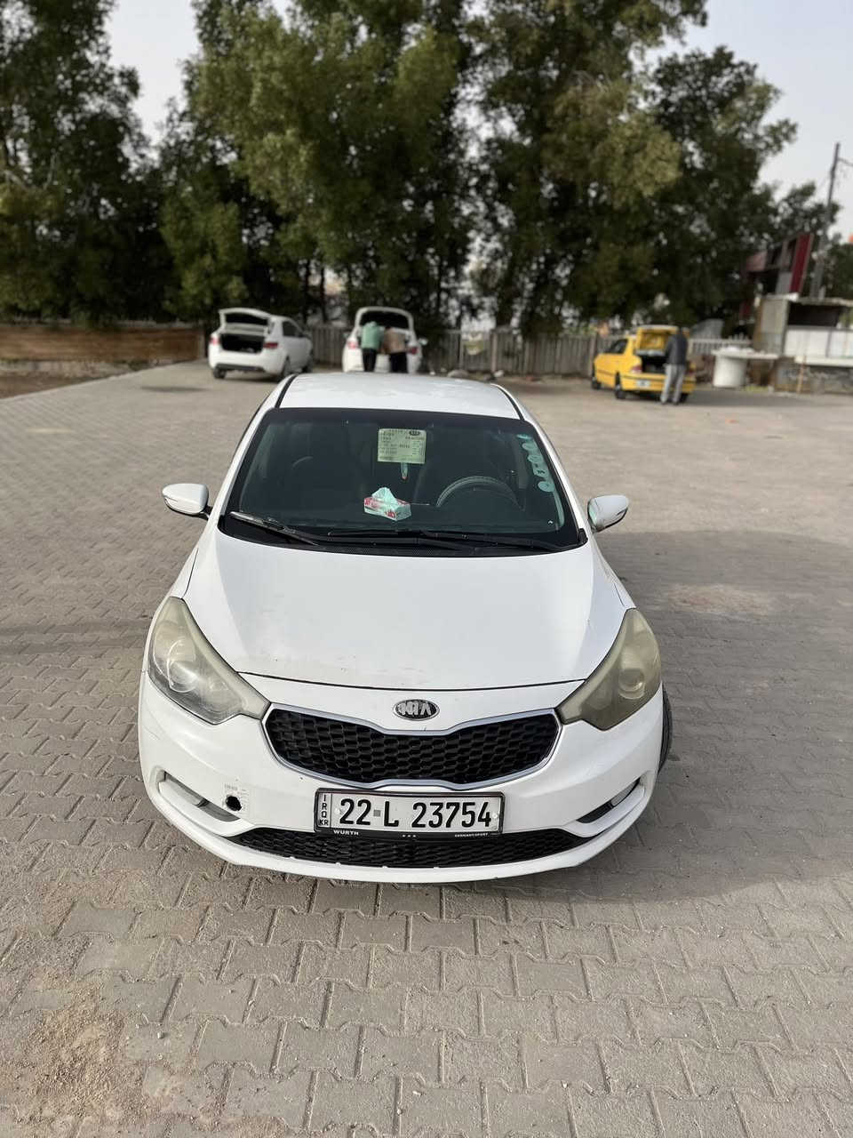 سلام عليكم

للبيع سيراتو 2014 

مواصفات:

تبريد قطعتين 

تحكم ستيرن

محرك1600

ويل كروم 

اشاره بالمرايه

كير ومحرك سليمات 

تبريد منضومه جديده كامله

حداديه نصف عمر 

تايرات جدد 

ضرر السياره موضح بصور السونار

رقم اربيل انگليزي "وكاله او مداور"

السعر:115ورقه  

مكاني النجف الاشرف /حي ميسان 

رقم📞***********
