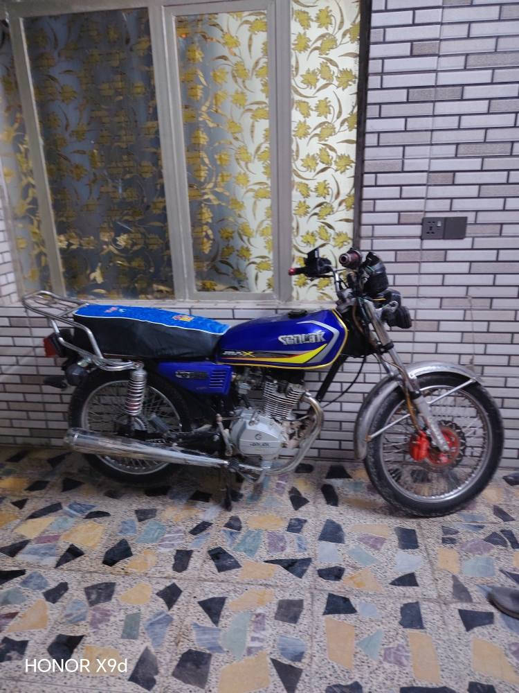 سلام عليكم دراجه ايراني 4كير. نضيفه الدراجه كهربائيات كلها شغاله انكر واطلع نقصها صفاحيه وصينه والباقي كلها شغال السعر 450 وبيها مجال حك الجيه اوراق كامله ***********/ واتساب ***********مكاني بغداد شعله  مديل 2024 بغداد, العراق
