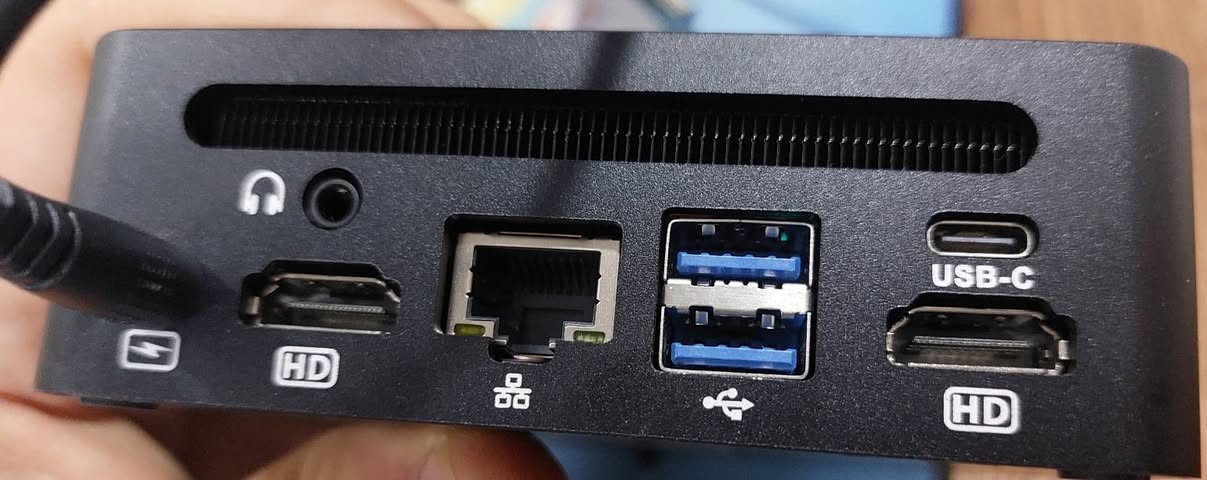 Mini Pc  : GenMachine - Ren5000
المعالج : AMD Ryzen 9 5900HX
الذاكرة العشوائية : Ram 8G
هارد التخزين : SSD 256G 
النظام : Windows 11 Pro
باقي التفاصيل موضحة بالصور 
السعر : 200 الف يوجد خدمة توصيل


**إذا كنت صاحب هذا الإعلان وتريد حذفه لأي سبب، رجاءا أرسل رسالة إلى الدعم الفني**