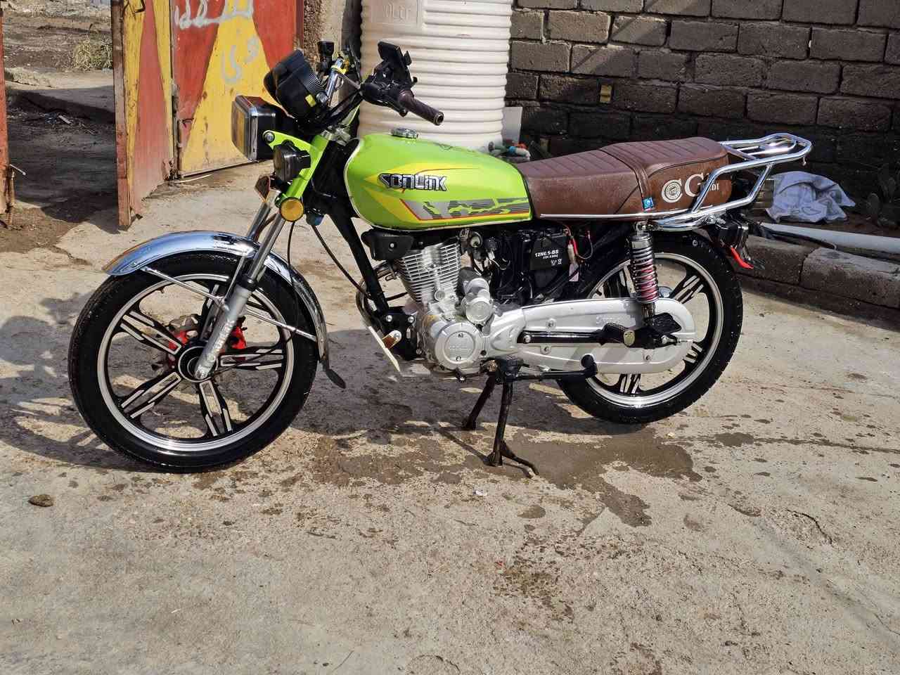 السلام عليكم اخوان للبيع اوراق اوراق دراجه قويه مكينه 200cc مكفوله كفاله عامه شاصي ومكينه وكلشي مانقصه برغي مكاني الهوير سعر 700 وبيها مجال قليل ***********
