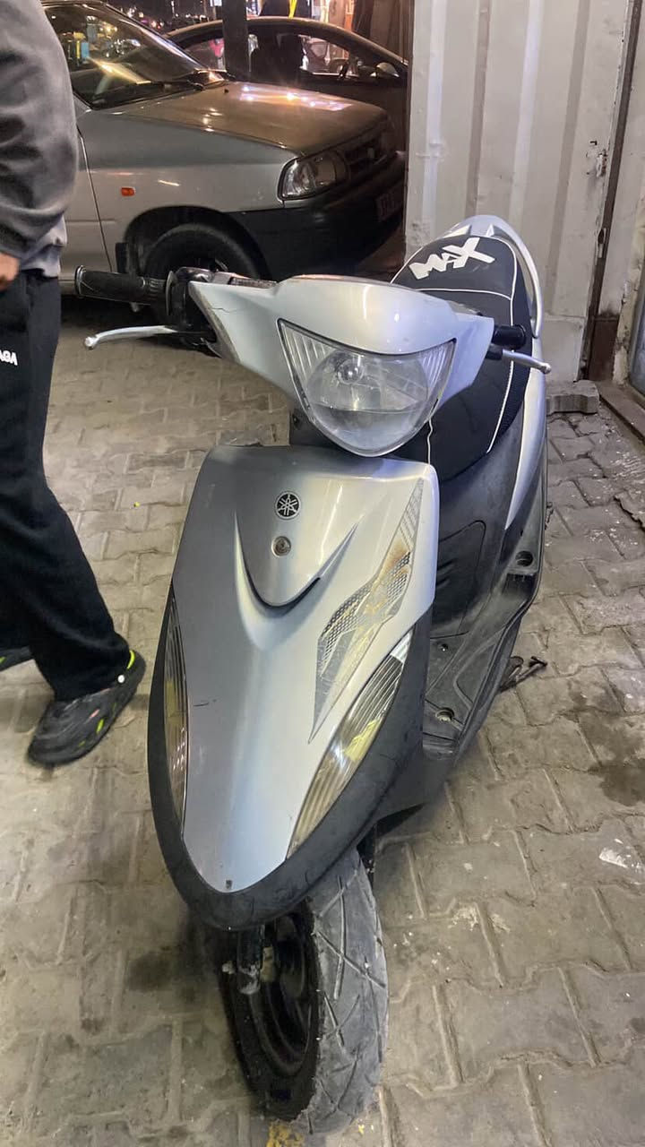 السلام عليكم دراجه للبيع ماكس عدله الدراجه حاويه ماشيه ١٨ ميكنه مكفوله برغي مامفتوح منه الدراجه بلاديه من التاير للتاير جيب مصلح و تعال (بيع و مراوس )فقط اربعه كير اوراق اصولي اذا نضيفه كلش فرق مو مشكله العنوان كربلاء حي العباس قرب كباب بغداد رقم ***********
