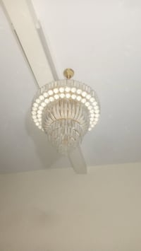 متوفر ثريات للبيع السعر 250 الف  باقي التفاصيل راسلني واتساب  الرقم 07...