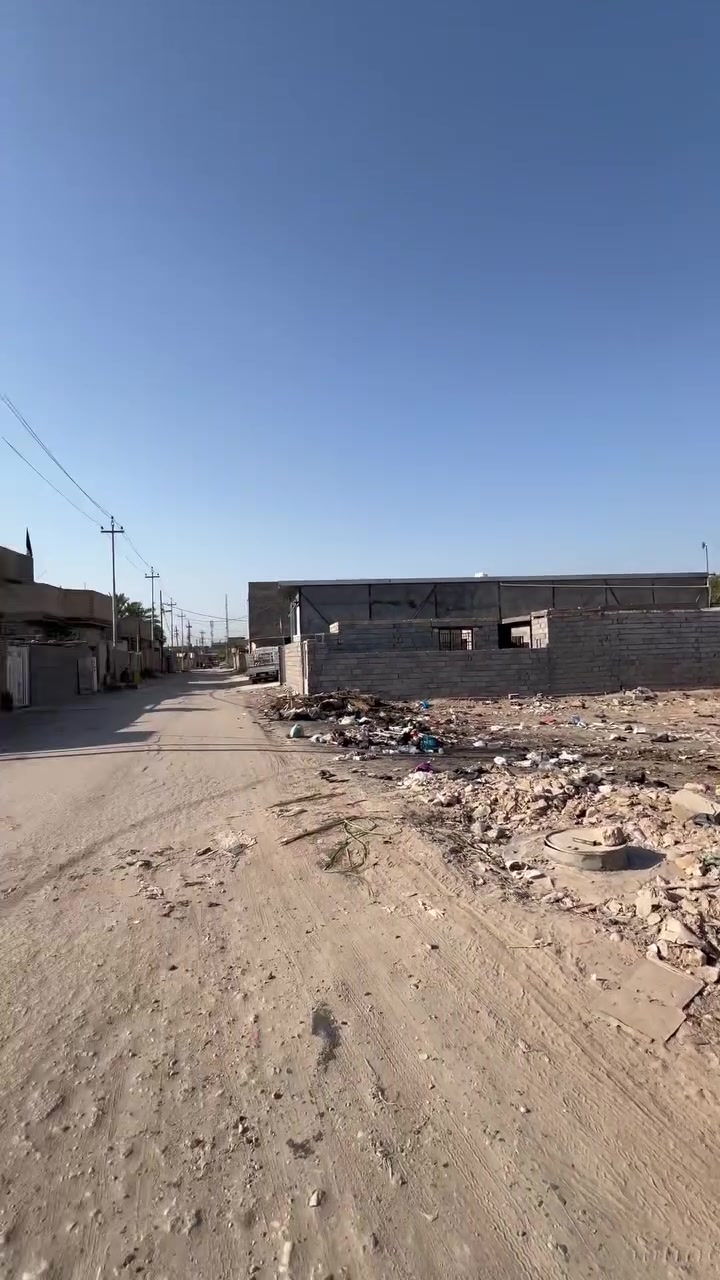 🔴قطعة للبيع مساحة 500متر
الواجه 20
النزال 25
متوفر كافه الخدمات 
شبكة مياه 🚰 كهرباء ⚡️ تبليط 🏘️

قطعه جاهزه للبناء 🪏🏠🏗️
و ايضاً تباع قطعتين مساحة القطعة الواحده 250 متر 

📍المسيب حي المعلمين طريق ابو عصافير 
 حي جسمان على الشارع الرئيسي 
للاستفسار 
***********
ناطق الربيعي
