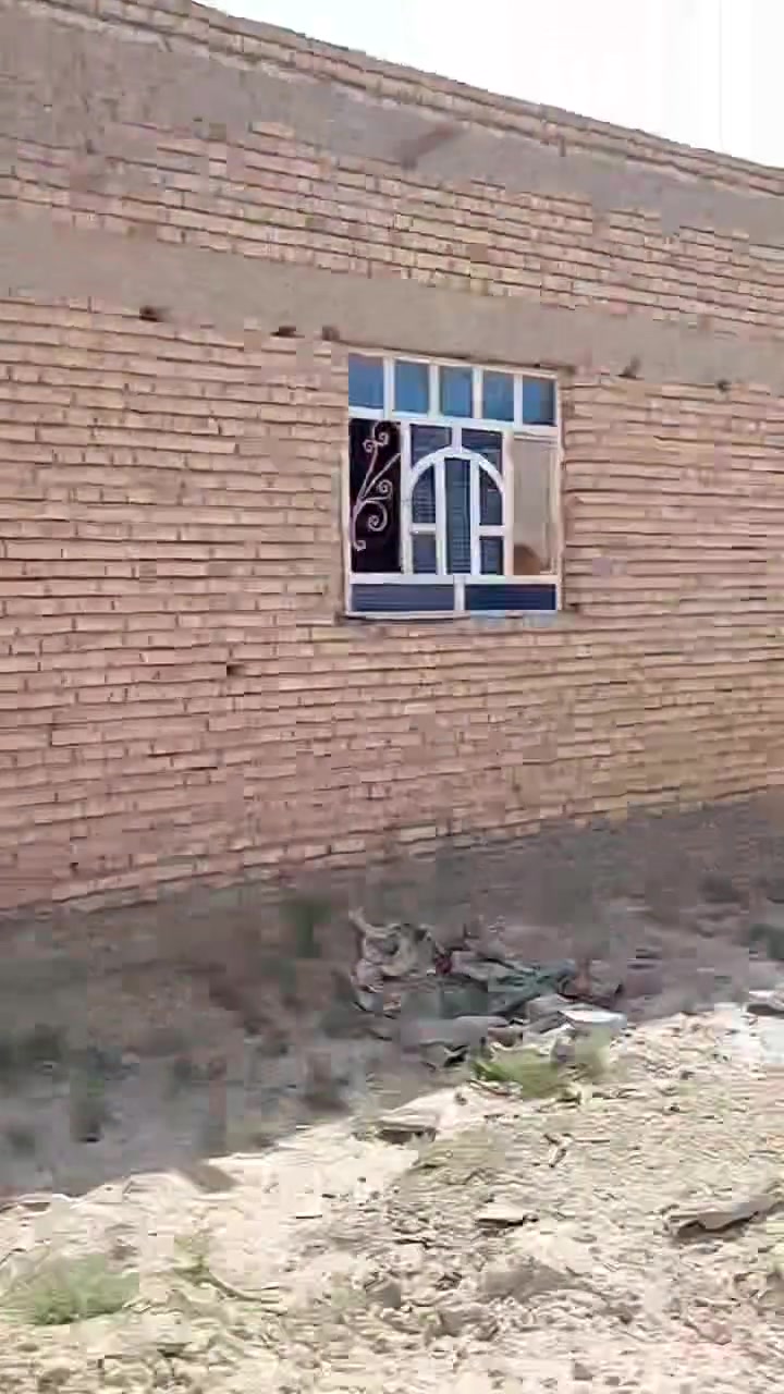 السلام عليكم اخوان قطعةللبيع ركن 400متر زراعي بيهه محلات 3 من ضمن القطعه خدمات كامله منطقة ال بوعظم صوب الشاميه بين الجسرين قرب مدرست الحكمة الاستفسار على الرقم *********** او واتساب
